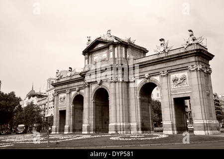 Puerta de Alcalá Alcala Madrid Spagna Foto Stock