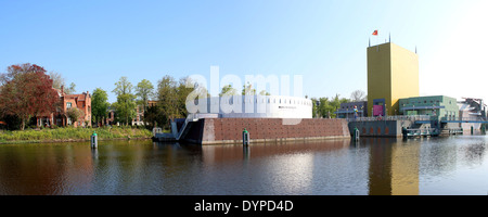 Immagine di panorama della Groninger Museum, il modernista museo di arte contemporanea a Groningen, Paesi Bassi Foto Stock