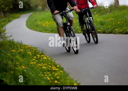 Percorso in bicicletta, svago, rigenerazione, persone, sport Foto Stock