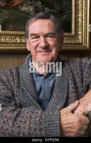 Hugh Johnson, vino e giardini esperto, scrittore e giornalista, a casa nel gennaio 2006 Foto Stock