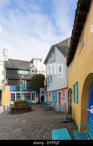 Portmeirion villaggio vicino Portmadoc, Galles del Nord, Regno Unito Foto Stock