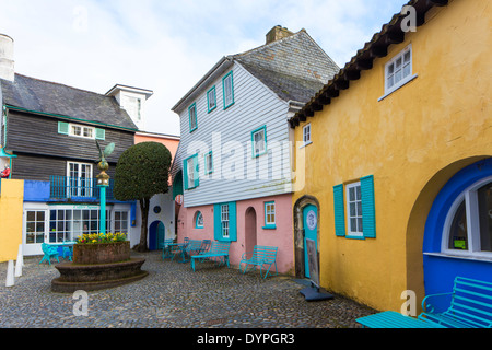 Portmeirion villaggio vicino Portmadoc, Galles del Nord, Regno Unito Foto Stock