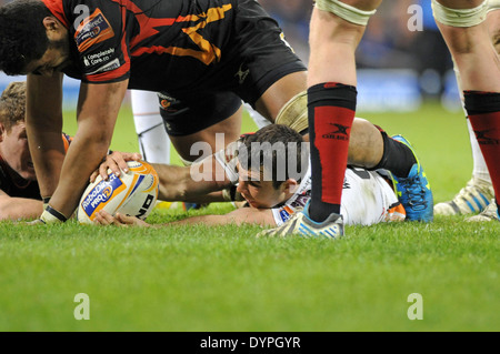 Rabodirect Pro 12 - il giorno del giudizio al Millennium Stadium di Cardiff - Asprì v Dragons Rugby. Foto Stock