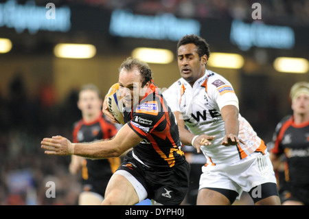 Rabodirect Pro 12 - il giorno del giudizio al Millennium Stadium di Cardiff - Asprì v Dragons Rugby. Foto Stock