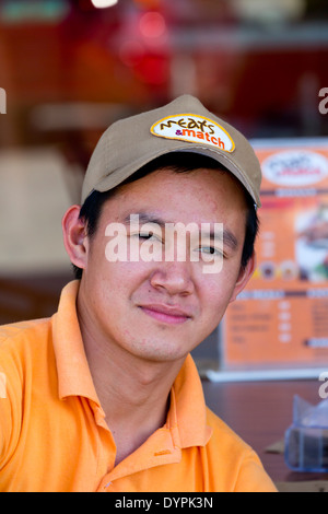 Venditore di cibo in Angeles City, Luzon, Filippine Foto Stock