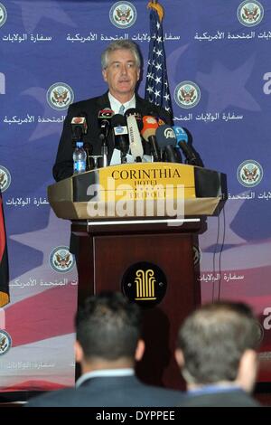 Tripoli, Libia. 24 apr 2014. Stati Uniti Il vice Segretario di Stato William Burns partecipa a una conferenza stampa a Tripoli, in Libia, 24 aprile 2014. Stati Uniti Il vice Segretario di Stato William ha detto che gli Stati Uniti si lotta contro il terrorismo a fianco del popolo libico dal rafforzamento della Libia di esercito e polizia. Credito: Hamza Turkia/Xinhua/Alamy Live News Foto Stock