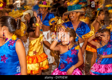 Bambini Street Parade, Cozumel Carnevale, Isola di Cozumel, Quintana Roo, Messico Foto Stock