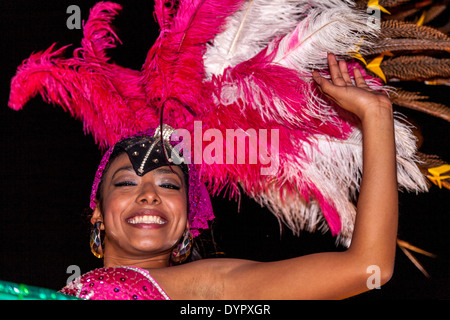 Bellissima ragazza in costume, Playa del Carmen Carnevale, Quintana Roo, Messico Foto Stock