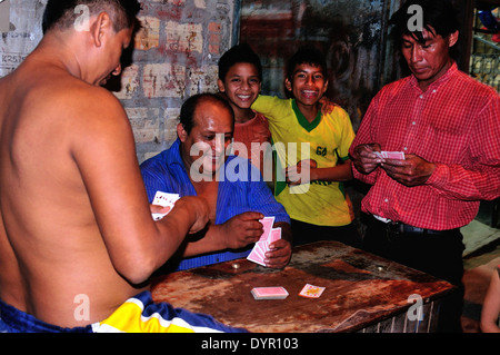 Play poker- San Juan Bautista del distretto di Iquitos. Dipartimento di Loreto .PERÙ Foto Stock