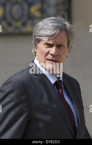 Parigi, FRA. 23 apr 2014. Il Ministro dell'Agricoltura francese, e portavoce del governo Stephane Le Foll lascia l'Elysee Palace il 23 aprile 2014, a Parigi, dopo il settimanale riunione del gabinetto. (Foto/Zacharie Scheurer) © Zacharie Scheurer/NurPhoto/ZUMAPRESS.com/Alamy Live News Foto Stock