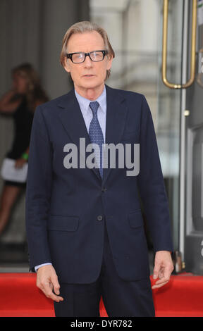 Londra, UK, UK. 8 Ago, 2013. Bill Nighy arriva per la prima mondiale di "circa tempo' at Somerset House. © Ferdaus Shamim/ZUMA filo/ZUMAPRESS.com/Alamy Live News Foto Stock