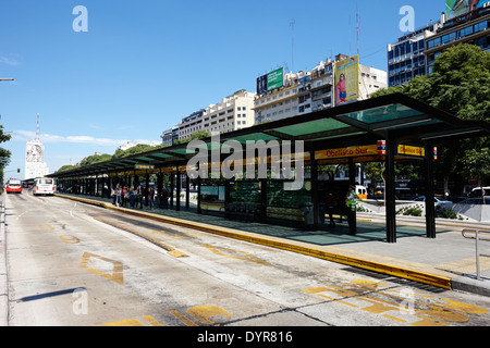 La stazione di autobus obelisco sur su avenida 9 de julio Buenos Aires Argentina Foto Stock