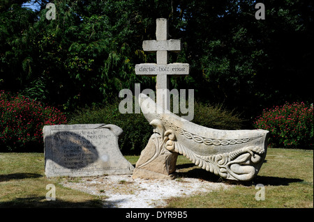 Lezardrieux vicino a Paimpol,La Horaine memorial da Arnold Kerigny,Cotes-d'Armor,Bretagne,Brittany,Francia Foto Stock