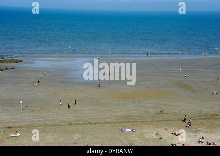 Binic beach a bassa marea,vicino Saint-Brieuc,Cotes-d'Armor,Bretagne,Brittany,Francia Foto Stock