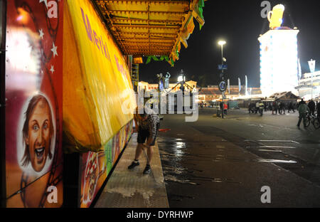 Tempo di chiusura al Oktoberfest a Monaco di Baviera, 2011 Foto Stock