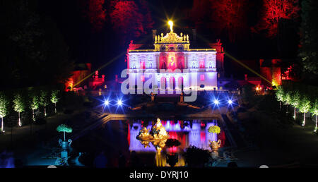 Gli illuminati Linderhof Palace di Graswangtal, 2011 Foto Stock