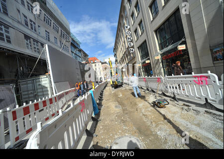 Conversione di Sendlingerstrasse in una zona pedonale a Monaco di Baviera, 2012 Foto Stock