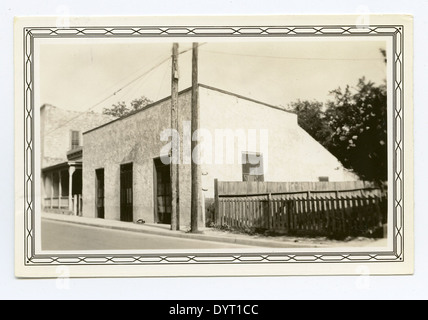 Fannie Ratchford era una figura di spicco a Laredo, Texas, nota per i suoi contributi alla comunità negli anni '1970 Questa immagine evidenzia la sua eredità nella regione. Foto Stock