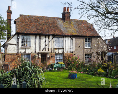 FAVERSHAM KENT/UK - marzo 29 : vista di un vecchio casolare in Faversham Kent, 29 marzo 2014 Foto Stock