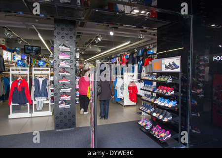 JD Sports store leader un trainer sport fashion rivenditore Fishergate Preston Lancashire Foto Stock