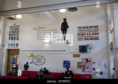 Preston Railway - Treno : stazione di guerra mondiale 1 commemorazione buffet stazione di Preston Buffet libero da 1915 a 1919 Foto Stock