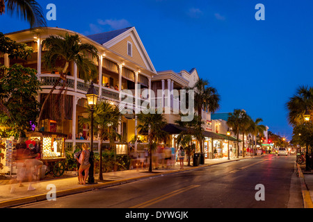 Negozi e ristoranti, Duval Street, Key West, Florida, Stati Uniti d'America Foto Stock