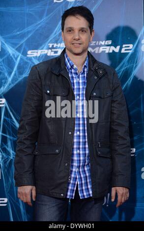 Ralph Macchio presso gli arrivi per la sorprendente di SPIDER-MAN 2, Ziegfeld Theatre di New York, NY Aprile 24, 2014. Foto di: Kristin Callahan/Everett Collection Foto Stock