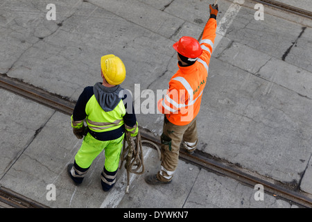 Berlino, Germania, i lavoratori portuali in Berlin West Harbour Foto Stock