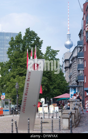 Germania, Berlino, quartiere di Kreuzberg, Museo Ebraico di Daniel Libeskind. Foto Stock