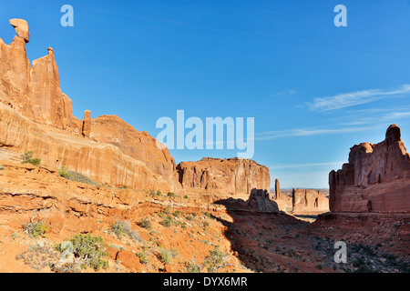 Regina Nefertiti Rock e Park Avenue, Arches National Park, Moab, USA Utah Foto Stock