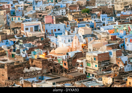 Vista su Bundi dal Taragarh Fort, Bundi, stato del Rajasthan, India, Asia Foto Stock