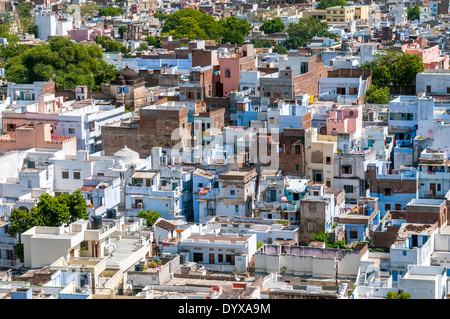 Udipur da città complesso palazzo, Udaipur, Rajasthan, India, Asia Foto Stock