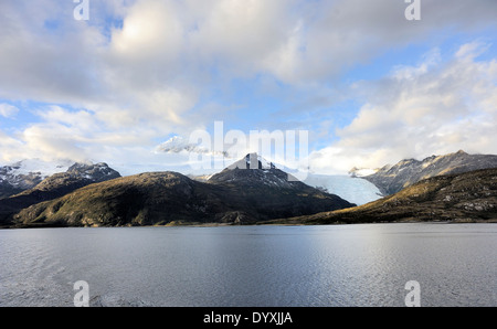 Glacier Holanda (Olanda, Paesi Bassi). Il braccio di nord-ovest del Canale di Beagle corre attraverso il cosiddetto Vicolo del ghiacciaio Foto Stock