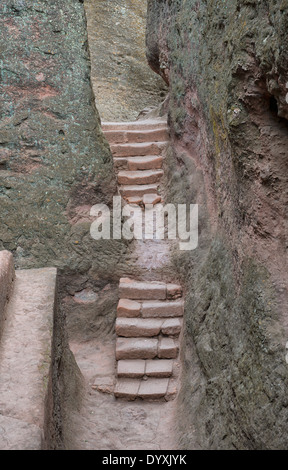Il passaggio alla tomba di Adamo in Lalibela, Etiopia Foto Stock