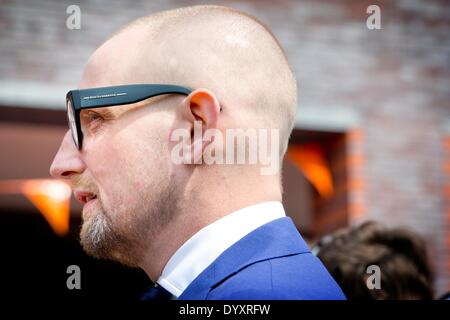 De Rijp, Paesi Bassi. 26 apr 2014. Dutch Prince Bernhard assiste il re della giornata (Koningsdag) Celebrazioni in De Rijp, Paesi Bassi, 26 aprile 2014. La famiglia reale olandese festeggia il compleanno del Re il 27 aprile presso il re' giorno s. Foto: Patrick van Katwijk/ - nessun filo servizio/dpa/Alamy Live News Foto Stock