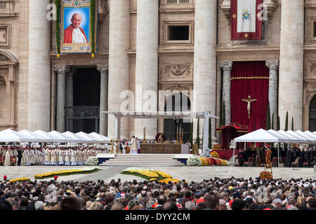Città del Vaticano. Xxvii Aprile, 2014. Canonizzazione di Papa Giovanni Paolo II e Papa Giovanni XXIII Città del Vaticano, Roma, Italia. 4/27/14. Foto Stock