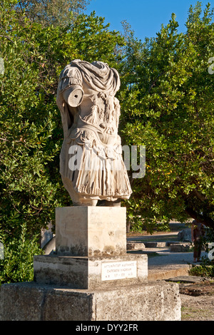Decapitati statua dell'imperatore romano Adriano nell'agorà di Atene, Grecia Foto Stock