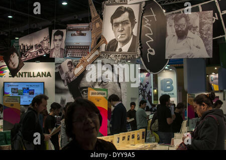 Buenos Aires, Buenos Aires, Argentina. 27 apr 2014. L'edizione 2014 di Buenos Aires Fiera Internazionale del Libro, uno dei più importanti eventi per l'industria editoriale in America Latina, celebra quest anno il suo quarantesimo anniversario. © Patricio Murphy/ZUMAPRESS.com/Alamy Live News Foto Stock