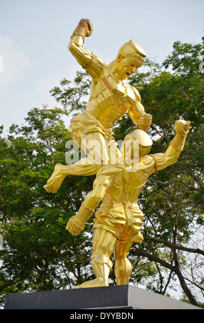 Muay Thai o della Thailandia monumento di inscatolamento Foto Stock