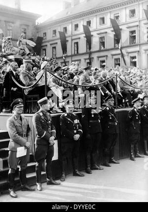 Adolf Hitler assiste le celebrazioni del Giorno d'arte tedesco a Monaco di Baviera, 1937 Foto Stock