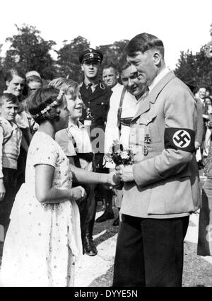 Adolf Hitler e Baldur Von Schirach con bambini, 1934 Foto Stock