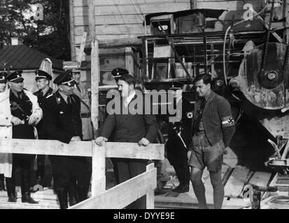 Adolf Hitler ispeziona i lavori di costruzione presso il 'Braunes Haus', 1934 Foto Stock