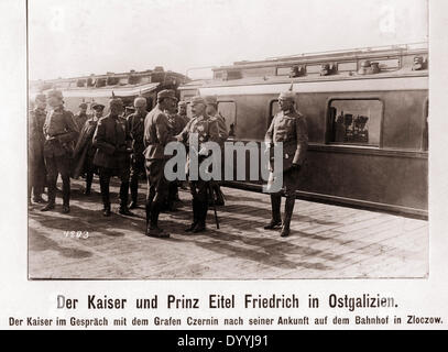 Wilhelm II e il principe Eitel Friedrich di Prussia nel East-Galicia, 1917 Foto Stock