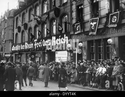 La visita di Adolf Hitler a Colonia dopo l'occupazione della Renania, 1936 Foto Stock