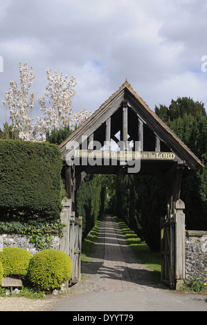 Lych cancello di ingresso a San Pietro e la chiesa di St Paul, Shoreham, Sevenoaks, Kent REGNO UNITO Foto Stock