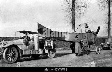 Il trasporto di un aereo tedesco sul fronte occidentale nella guerra mondiale I Foto Stock