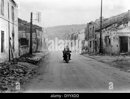 Avanzare le truppe tedesche durante la campagna 1940 truppe tedesche in Bettancourt, 1940 Foto Stock