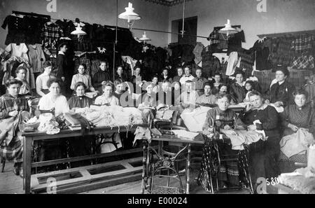 Camera di cucitura della Croce Rossa, 1917 Foto Stock