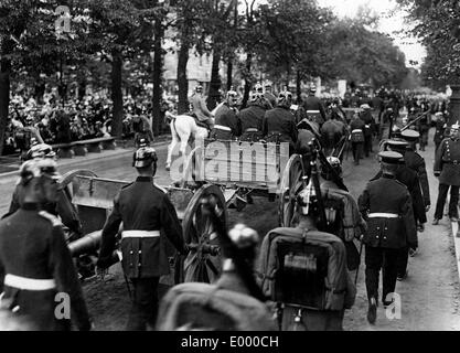 Militärparade a Berlino, 1914 Foto Stock