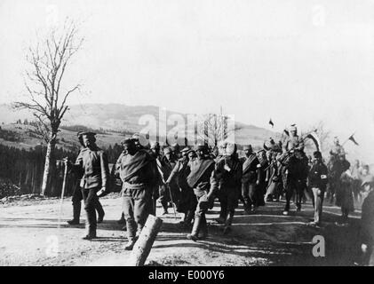 Il trasporto dei prigionieri di guerra russi, 1916 Foto Stock